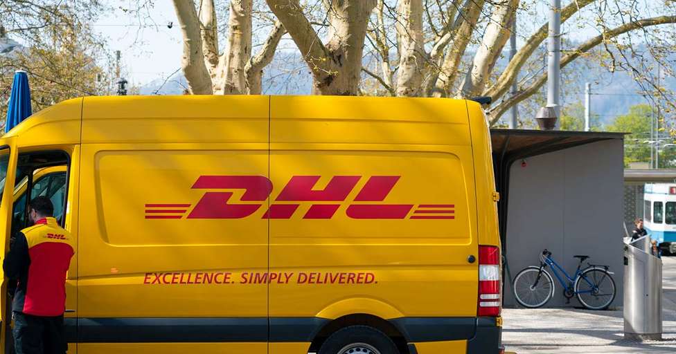DHL ist ein Versandunternehmen, das für E-Commerce versendet