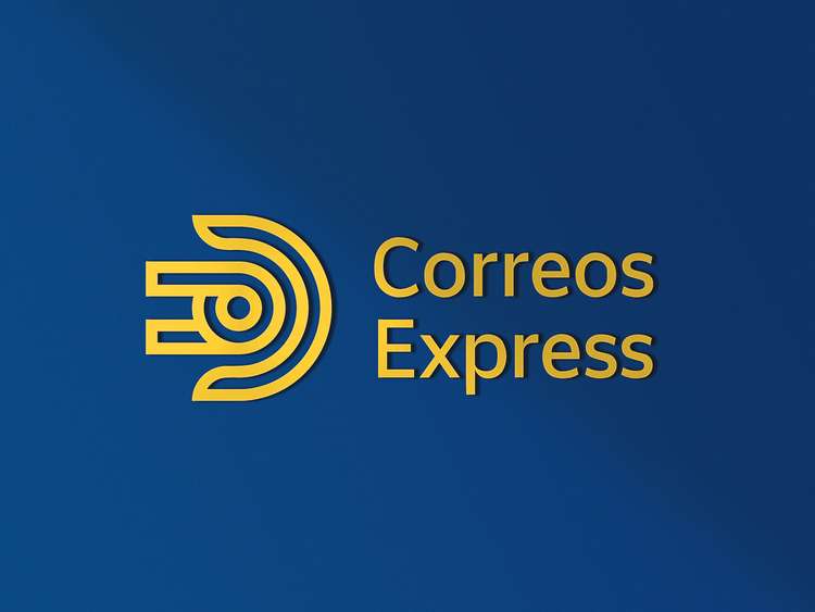 Entrega de un paquete de Correos Express al domicilio de un particular que realizó un compra en un eCommerce.