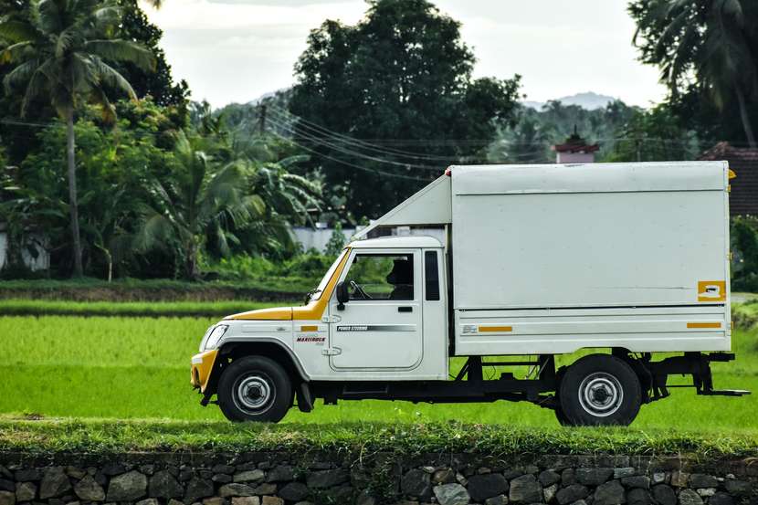 Refrigerator truck delivering temperature-controlled shipments