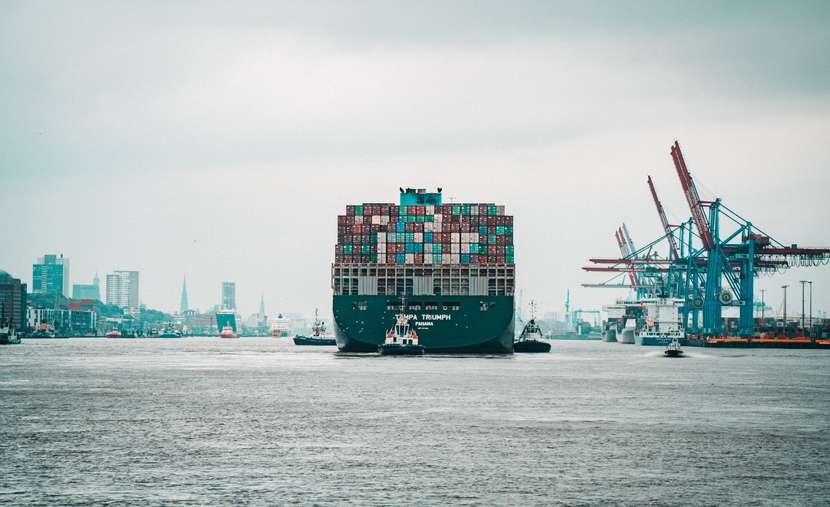 Barco encargado para la gestión de la supply chain o cadenas de suministros.