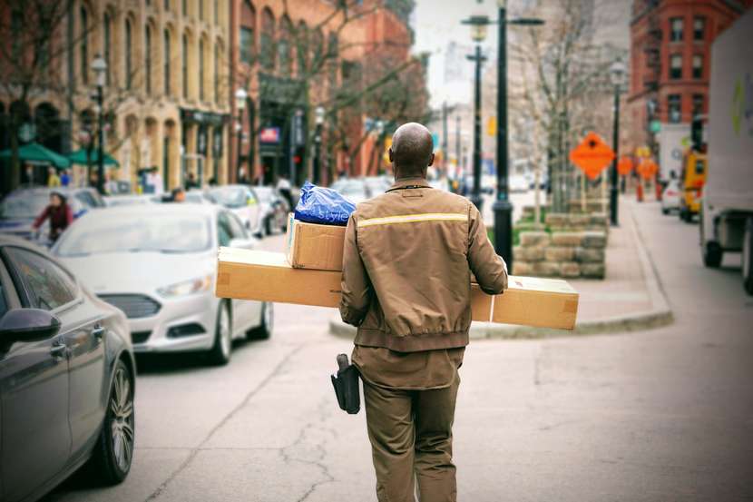 A entrega de mercadoria internacional pode ser feita por várias transportadoras