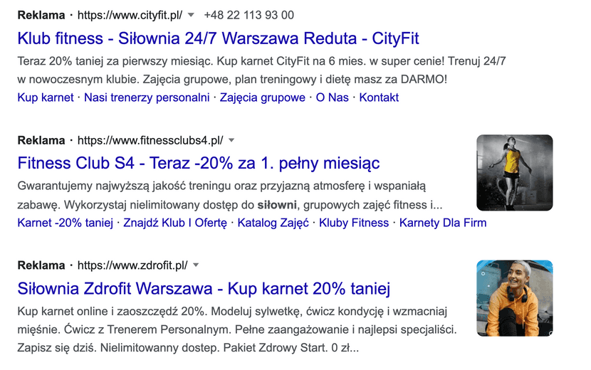 Przykład reklamy tekstowej Search Ads w wynikach wyszukiwania Google