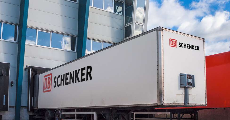 Envíos y paquetes de la empresa logística DB Schenker.